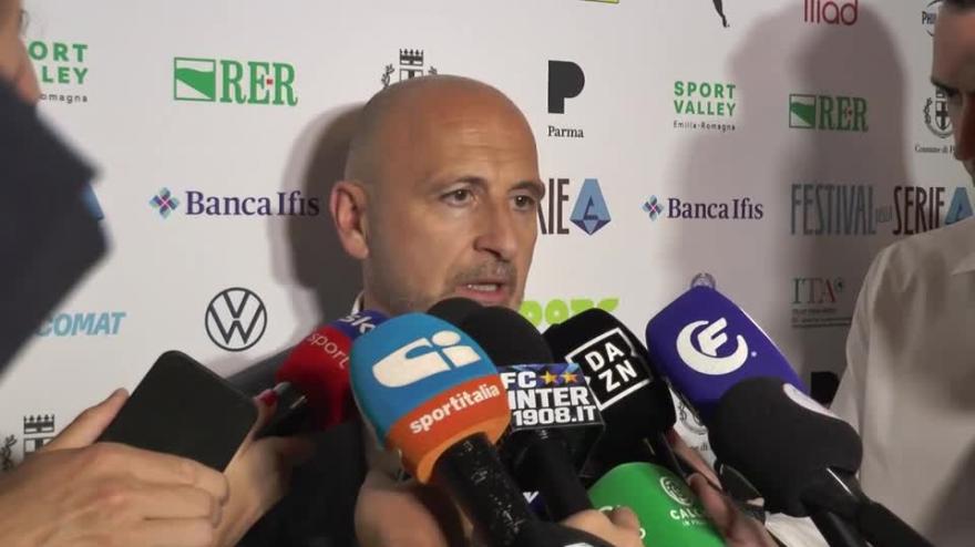 Inter, senti Ausilio: "Dumfries voleva andare". E poi svela 