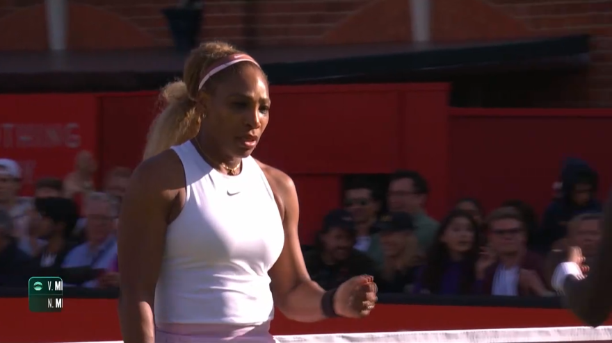 Serena Williams è tornata! Servizio devastante e chiusura vi