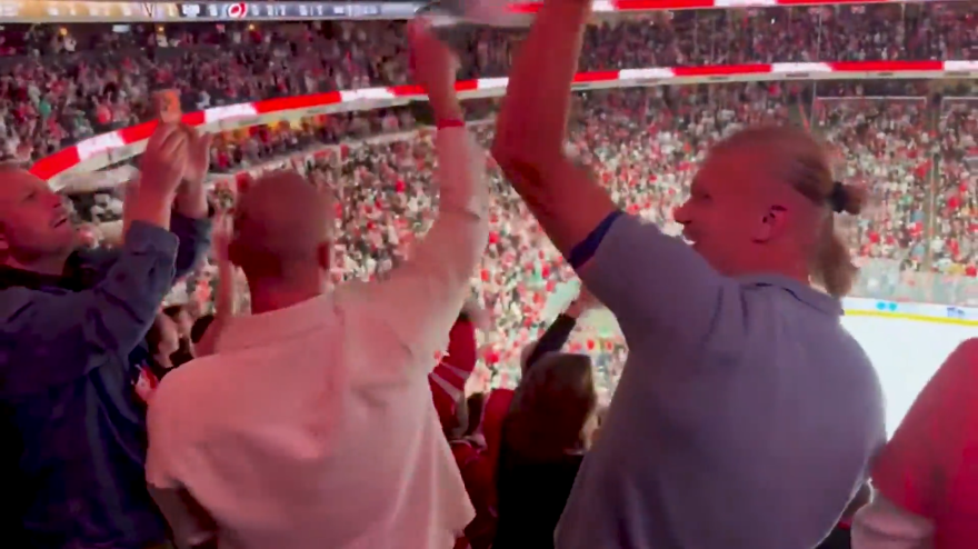 Haaland, altro che Mondiali: il norvegese si diverte a vedere la Stanley Cup