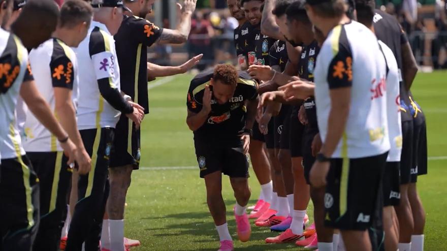 Brasile, Ancelotti ritrova Neymar! L'accoglienza dei compagni è tutta da ridere