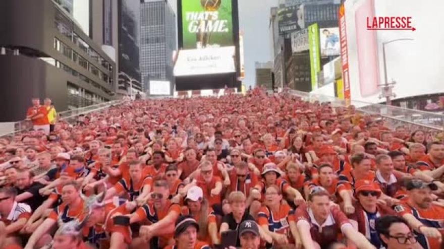 i norvegesi conquistano times square la viking row 232 incredibile da Video.gazzetta.it i norvegesi conquistano times square la viking row 232 incredibile