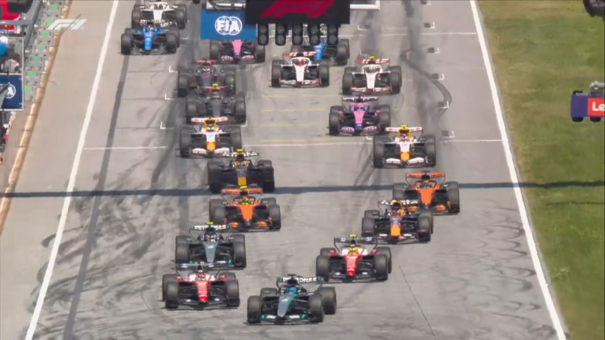 Hamilton supera subito Leclerc: F1, GP Austria: partenza e primo giro