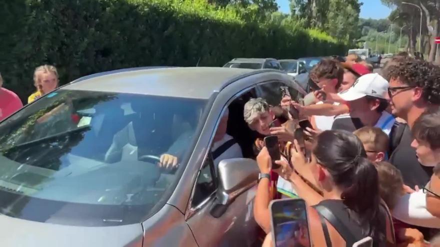 Gasperini arriva a Trigoria, che accoglienza da parte dei tifosi!