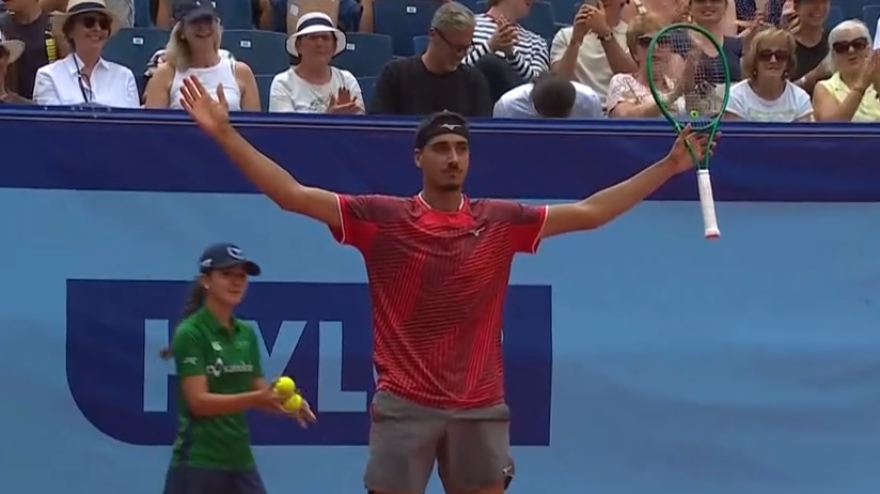 atp gstaad sonego risponde allo smash di collignon con un passante pazzesco da Video.gazzetta.it atp gstaad sonego risponde allo smash di collignon con un passante pazzesco