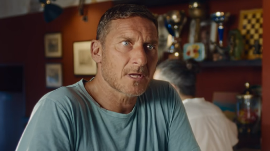a roma si sono dimenticati di totti lo spot del nuovo spiderman 232 geniale da Video.gazzetta.it a roma si sono dimenticati di totti lo spot del nuovo spiderman 232 geniale