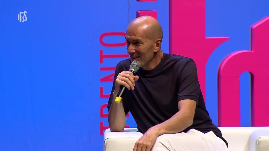 zidane sulla panchina della francia ecco cosa rispose al festival dello sport da Video.gazzetta.it zidane sulla panchina della francia ecco cosa rispose al festival dello sport