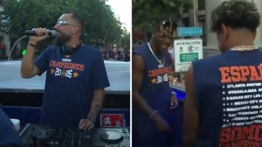 borja iglesias dj lamine yamal ballerino che delirio sul bus della spagna da Video.gazzetta.it borja iglesias dj lamine yamal ballerino che delirio sul bus della spagna