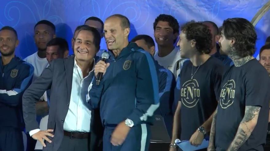 napoli entra allegri e parte il coro anti juve max reagisce cos236 da Video.gazzetta.it napoli entra allegri e parte il coro anti juve max reagisce cos236