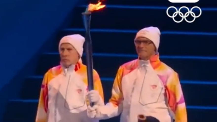 mai provata un emozione cos236 quando baresi port242 la torcia olimpica con bergomi da Video.gazzetta.it mai provata un emozione cos236 quando baresi port242 la torcia olimpica con bergomi