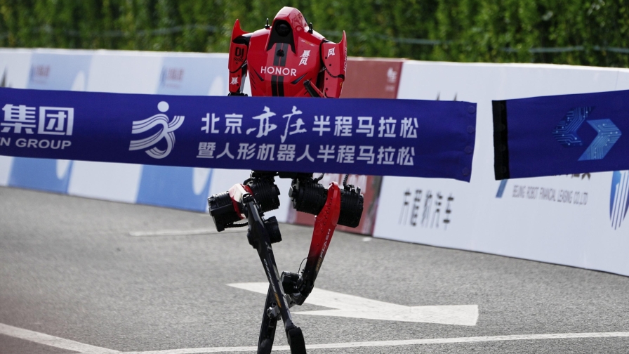 Robot batte il record della mezza maratona, ma si schianta a un passo dal traguardo