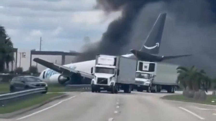 Miami, schianto di un aereo cargo Amazon: il video dell'incidente