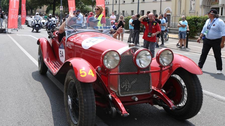 Parte la 1000 miglia 2026