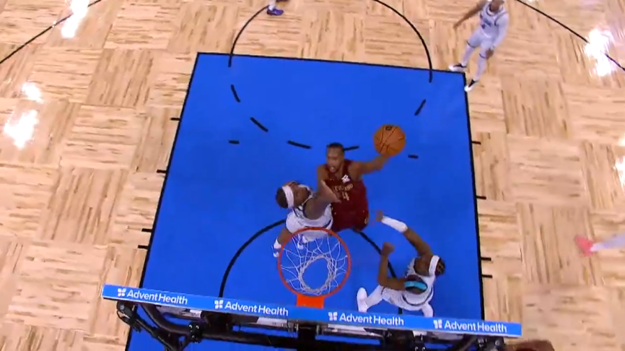 "Mobley bullizza Banchero!": la schiacciata in faccia alla difesa è favolosa