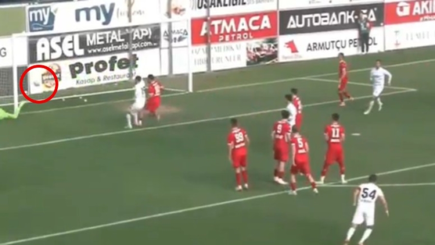 Assurdo in Turchia: l’arbitro non vede la rete e scoppia la bufera