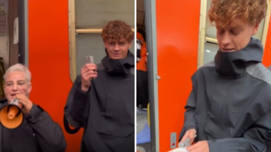 Sinner e Bebe Vio in stazione a Milano: eccoli in versione controllori