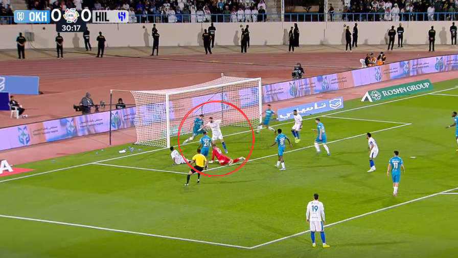 Benzema fa volare Inzaghi: gol di tacco e tripletta all'esordio