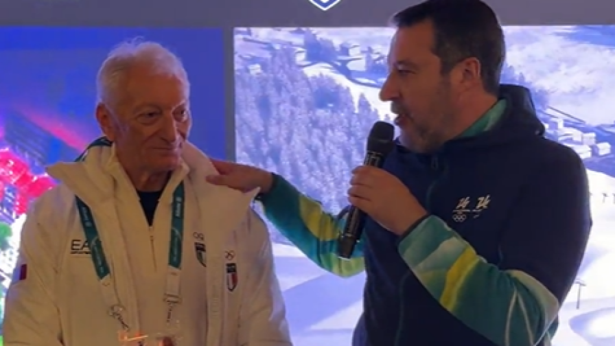 Salvini: "Il mondo guarda l'Italia, ma c'è chi va in piazza a protestare contro le Olimpiadi: a loro dedico un sorriso"