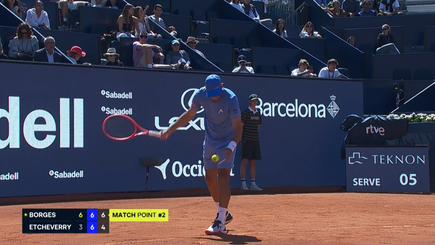 Borges, ace da sotto sul match point contro Etcheverry: fischi di Barcellona