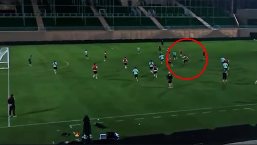 Balotelli, come fai a calciare così? Il gol in allenamento è pazzesco