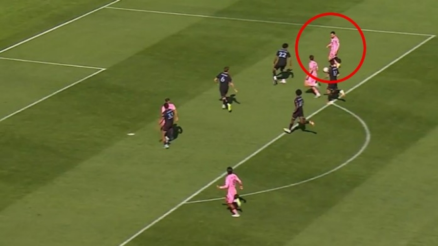 Messi, il gol è un capolavoro! Quattro uomini attorno ma Leo segna così