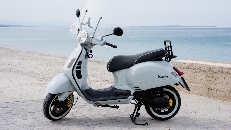 Vespa, il mito a benzina diventa uno scooter elettrico: il kit di Newtron