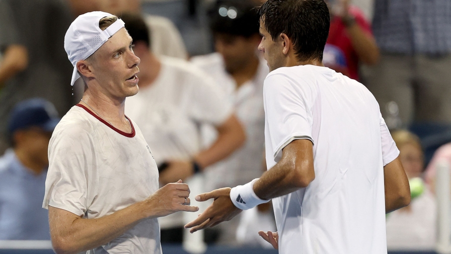 Jodar, i lacci si rompono ancora. Shapovalov perde la pazienza: "Lo fai apposta"