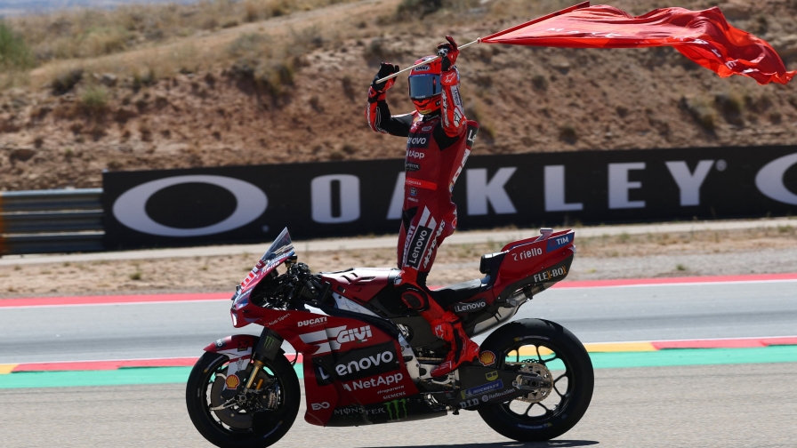 MotoGP, GP Aragon Sprint Race: vince Marc Marquez, gli highlights