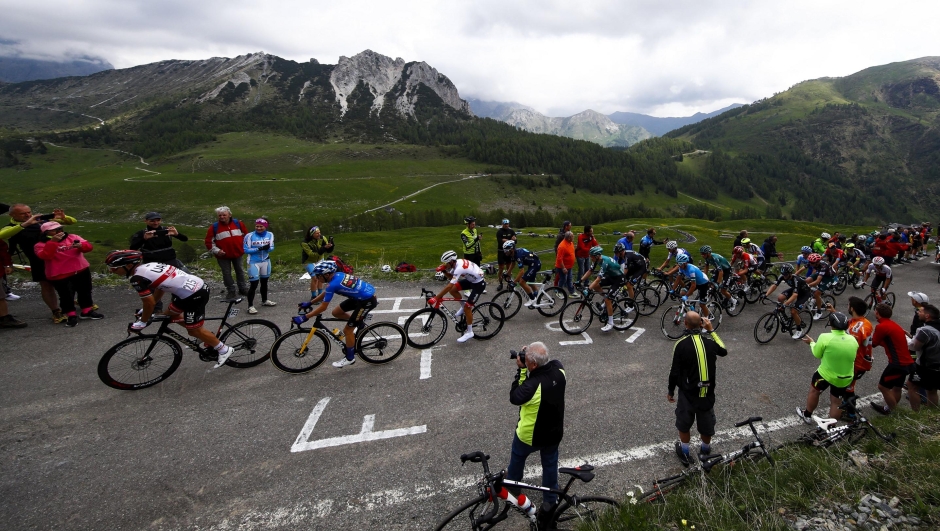 Giro d'Italia 2022 - 105th Edition - 16th stage SaloÕ - Aprica 202Êkm - 24/05/2022 - Scenery - Peloton - Passo Crocedomini - photo Luca Bettini/SprintCyclingAgency©2022