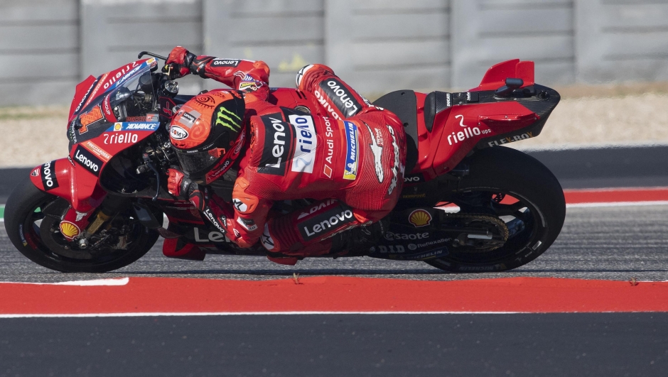 AUSTIN, TEXAS - APRIL 16: Francesco Bagnaia of Italy and Ducati Lenovo Team rounds the bend during the wurm up during the MotoGP Of The Americas - Race on April 16, 2023 in Austin, Texas.   Mirco Lazzari gp/Getty Images/AFP (Photo by Mirco Lazzari gp / GETTY IMAGES NORTH AMERICA / Getty Images via AFP)