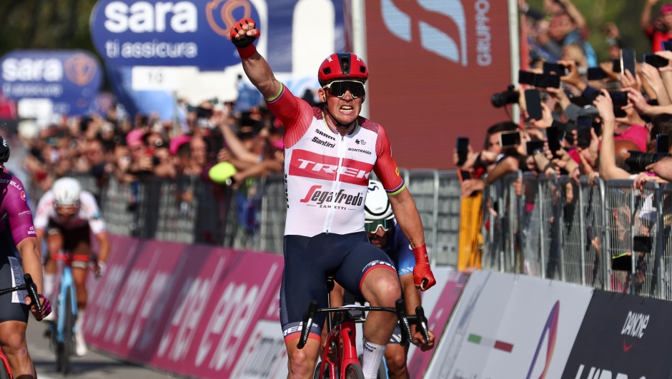 Giro d'Italia 2023 - 106th Edition - 6th stage Napoli - Napoli 162 km - 11/05/2023 - Mads Pedersen (DEN - Trek - Segafredo) - photo Luca Bettini/SprintCyclingAgency©2023