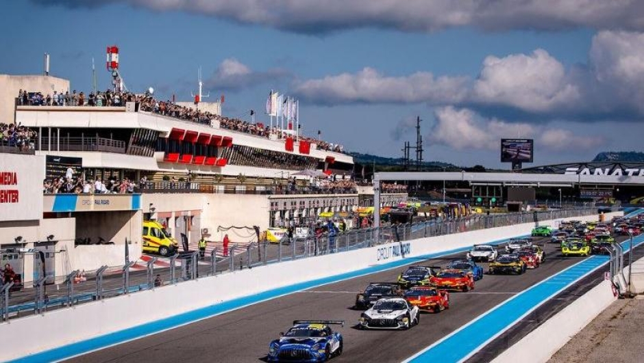 Le vetture del GT World Challenge Europe al Paul Ricard (Instagram)