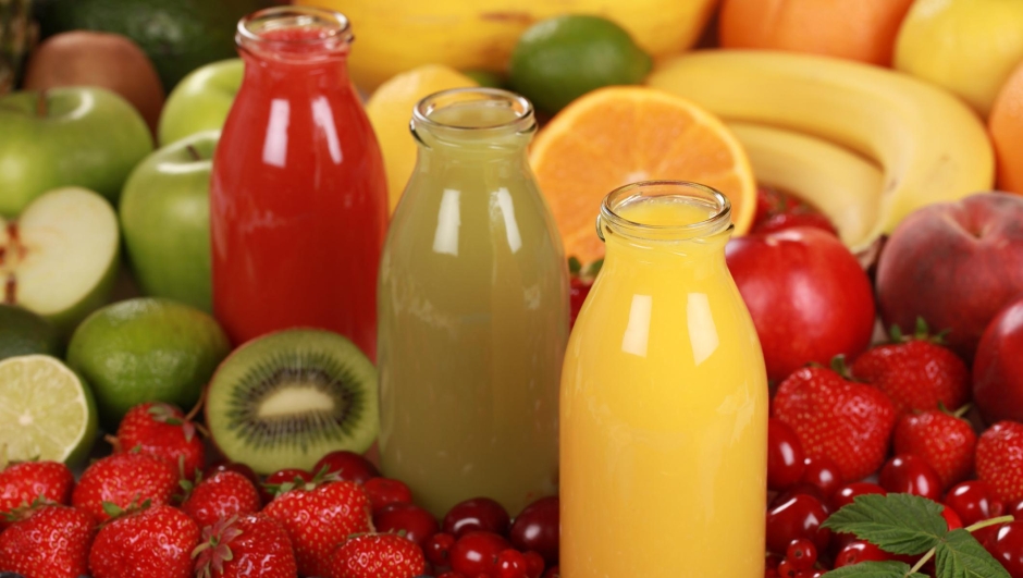 Fresh fruit juices made from red, green and orange fruits