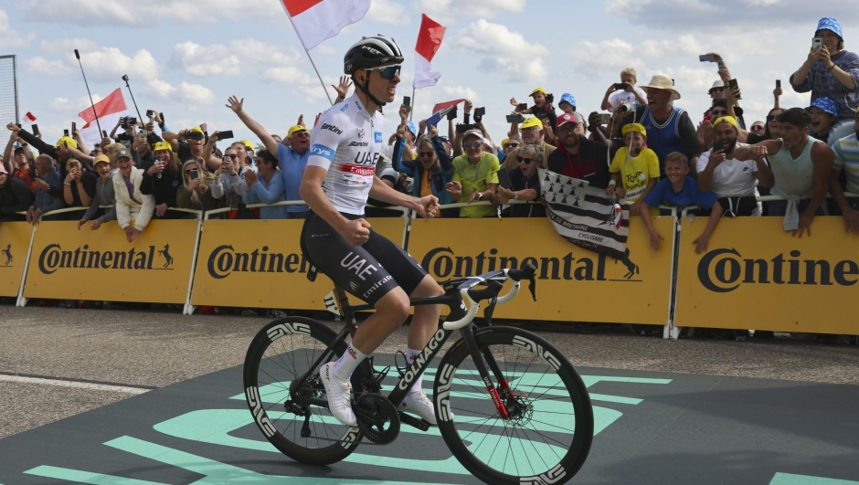 Tour de France 2023 - 110th Edition - 20th stage Belfort - Le Markstein Fellering 133,5 km - 22/07/2023 - Tadej Pogacar (SLO - UAE Team Emirates) - photo Kei Tsuji/SprintCyclingAgency©2023