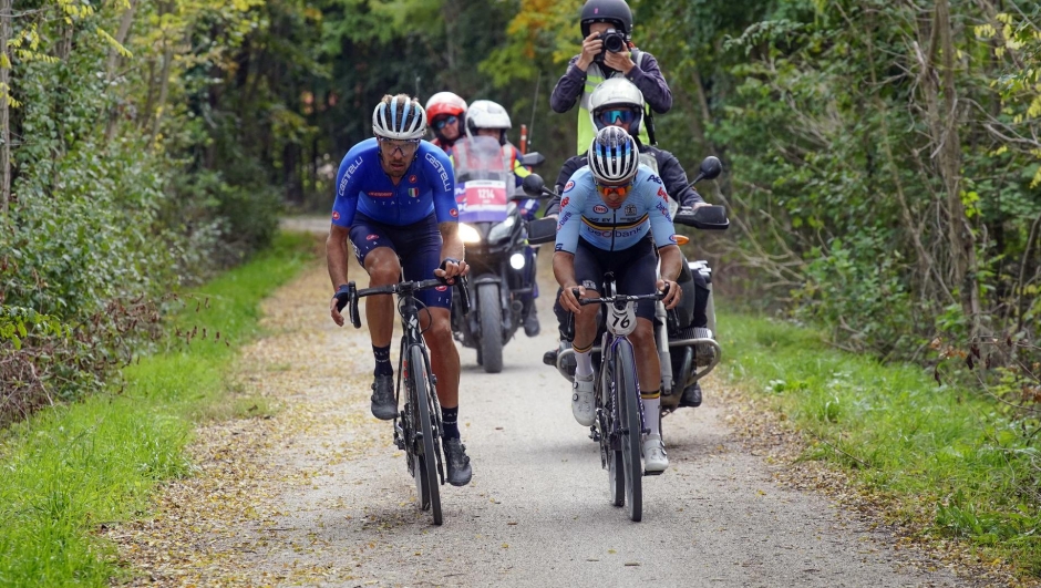 Gravel World Championships 2022 - Men Elite - 1st Edition - Vicenza - Cittadella 194,8 km - 09/10/2022 - Daniel Oss (ITA - Totalenergies) - Gianni Vermeersch (BEL - Alpecin - Fenix) - photo Massimo Fulgenzi/SprintCyclingAgency©2022