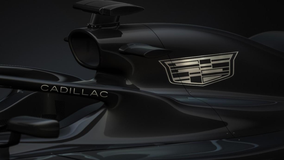 Il logo Cadillac sul cofano motore di una monoposto di Formula 1. General Motors