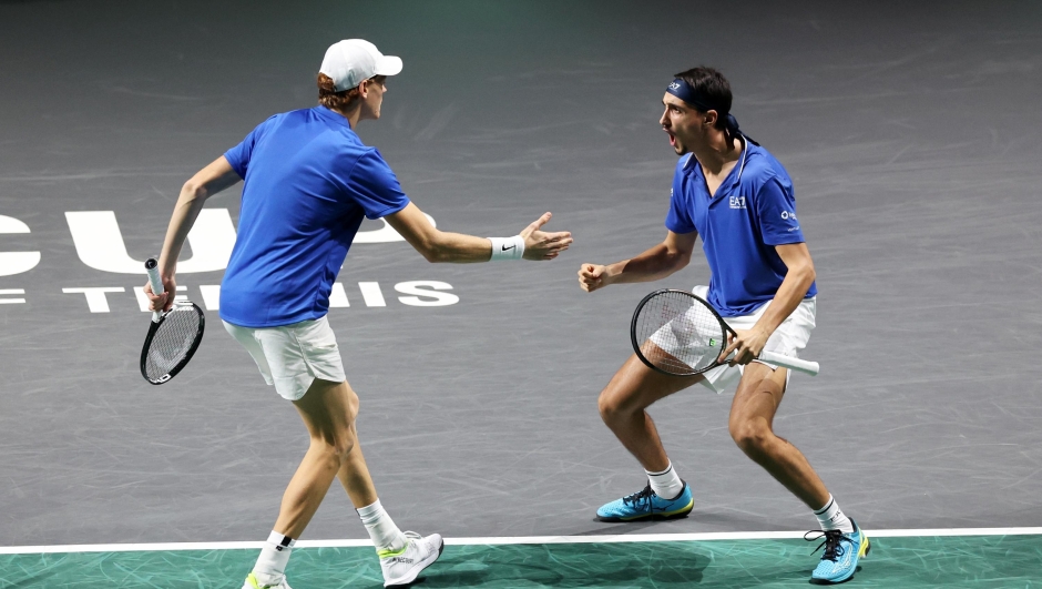MALAGA, SPAIN - NOVEMBER 23: Jannik Sinner and Lorenzo Sonego of Italy celebrate a point during the Quarter-Final doubles match against Tallon Griekspoor and Wesley Koolhof of the Netherlands in the Davis Cup Final at Palacio de Deportes Jose Maria Martin Carpena on November 23, 2023 in Malaga, Spain. (Photo by Clive Brunskill/Getty Images for ITF)