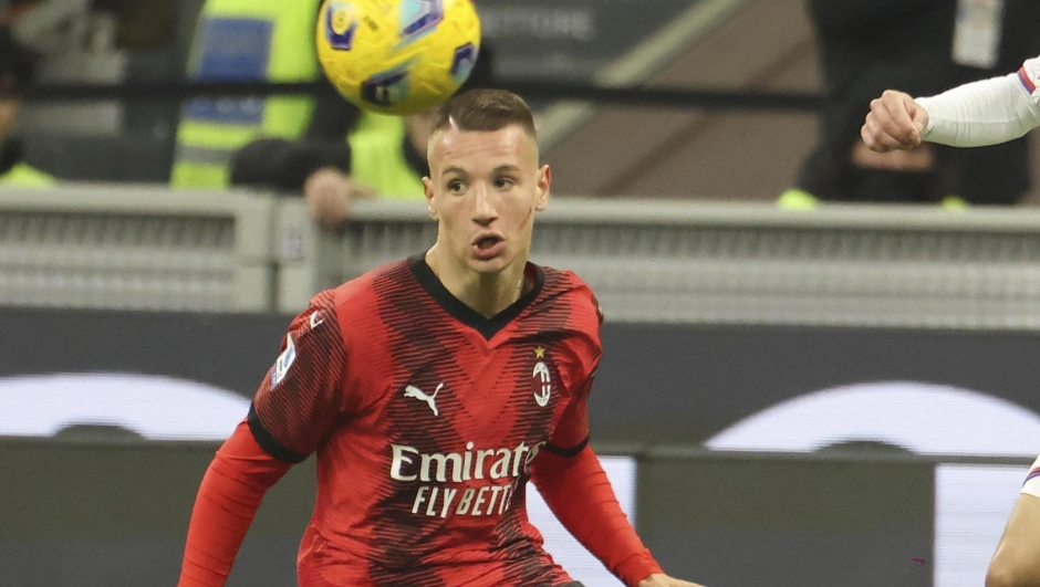 MilanÕs Francesco Camarda in action   during serie A soccer match between Milan and Fiorentina at Giuseppe Meazza stadium in Milan, 25 November 2023. ANSA / MATTEO BAZZI