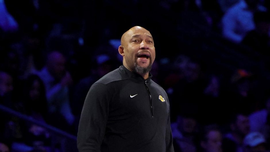 LAS VEGAS, NEVADA - DECEMBER 09: Head coach Darvin Ham of the Los Angeles Lakers reacts against the Indiana Pacers during the second quarter in the championship game of the inaugural NBA In-Season Tournament at T-Mobile Arena on December 09, 2023 in Las Vegas, Nevada. NOTE TO USER: User expressly acknowledges and agrees that, by downloading and or using this photograph, User is consenting to the terms and conditions of the Getty Images License Agreement.   Ethan Miller/Getty Images/AFP (Photo by Ethan Miller / GETTY IMAGES NORTH AMERICA / Getty Images via AFP)