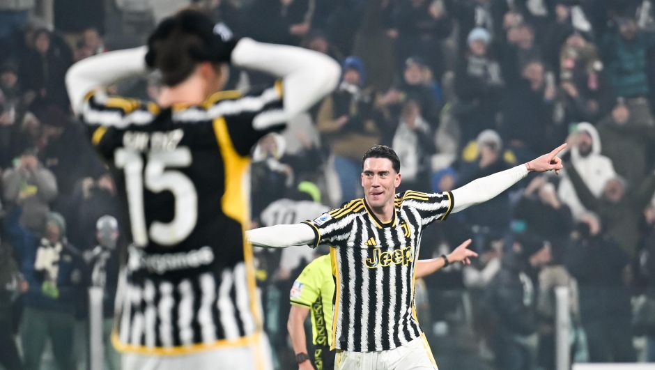 TURIN, ITALY - JANUARY 16: Dusan Vlahovic of Juventus celebrates after scoring his team's second goal during the Serie A TIM match between Juventus and US Sassuolo - Serie A TIM at Allianz Stadium on January 16, 2024 in Turin, Italy. (Photo by Daniele Badolato - Juventus FC/Juventus FC via Getty Images)