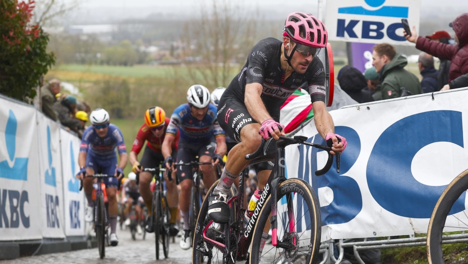 Ronde van Vlaanderen 2024 - 108th Edition - Antwerpen - Oudenaarde 270,8 km - 31/03/2024 - Paterberg - Alberto Bettiol (ITA - EF Education - EasyPost) - photo Luca Bettini/SprintCyclingAgency©2024