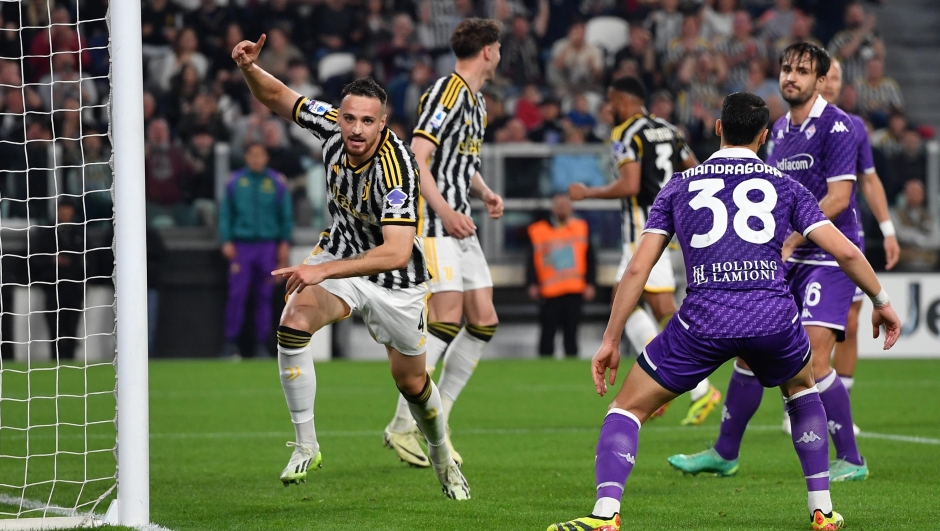 TURIN, ITALY - APRIL 07: Federico Gatti of Juventus celebrates after scoring his team's first goal during the Serie A TIM match between Juventus and ACF Fiorentina at Allianz Stadium on April 07, 2024 in Turin, Italy. (Photo by Chris Ricco - Juventus FC/Juventus FC via Getty Images)