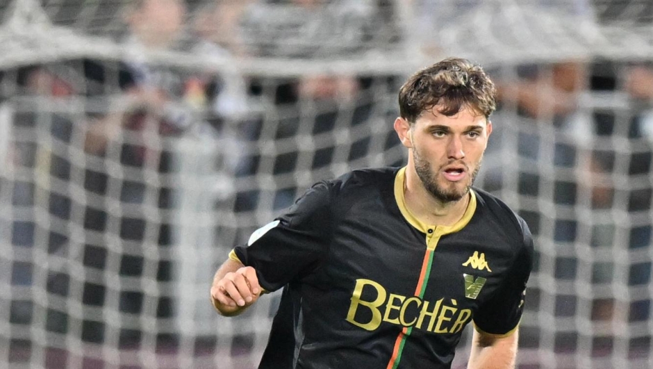 Venezia's Tanner Tessmann in action during the Serie BKT soccer match between Spezia and Venezia at the Alberto Picco stadium in La Spezia, Italy - Friday, May 10, 2024 - Sport  Soccer (Photo by Tano Pecoraro/LaPresse)