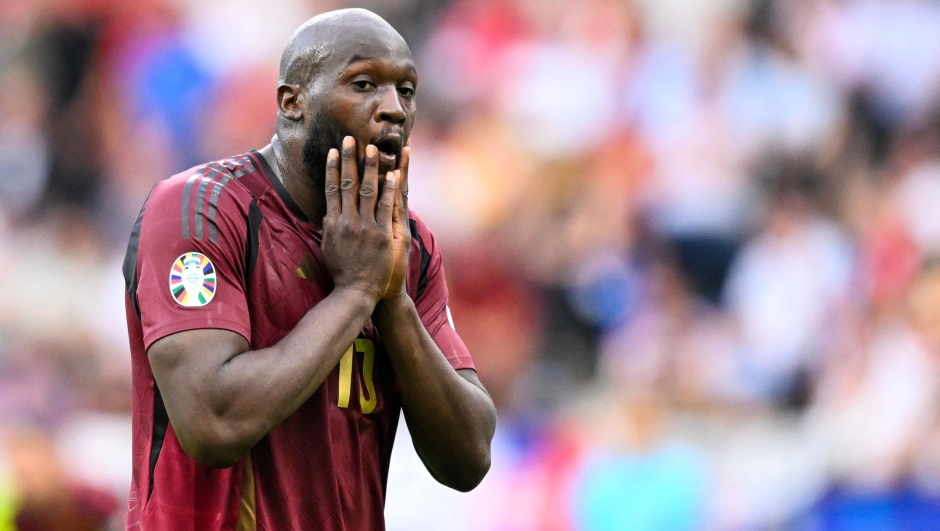 TOPSHOT - Belgium's forward #10 Romelu Lukaku reacts at the end the UEFA Euro 2024 Group E football match between Belgium and Slovakia at the Frankfurt Arena in Frankfurt am Main on June 17, 2024. (Photo by Kirill KUDRYAVTSEV / AFP)