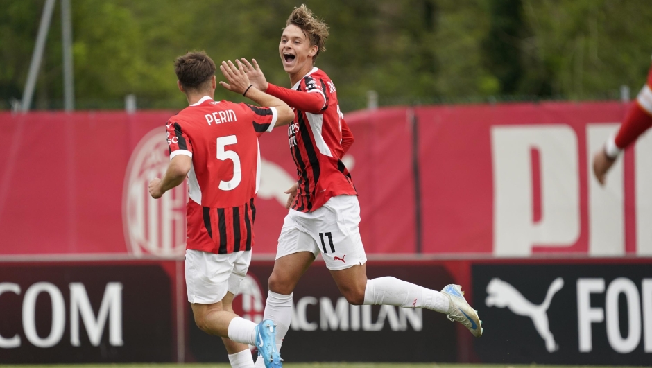 MILAN, ITALY - SEPTEMBER 14:  Maximilian Ibrahimovic of AC Milan celebrates his first goal during the match between Milan U20 and Empoli U20 Primavera1 at Vismara PUMA House of Football on September 14, 2024 in Milan, Italy. (Photo by Pier Marco Tacca/AC Milan via Getty Images)