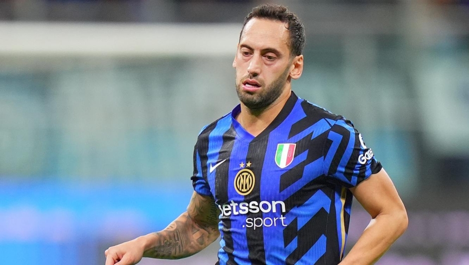 Inter Milan's Hakan Calhanoglu   during the Serie A soccer match between Inter and Torino at the San Siro Stadium in Milan, North Italy - Saturday, October  5 , 2024. Sport - Soccer . (Photo by Spada/Lapresse)