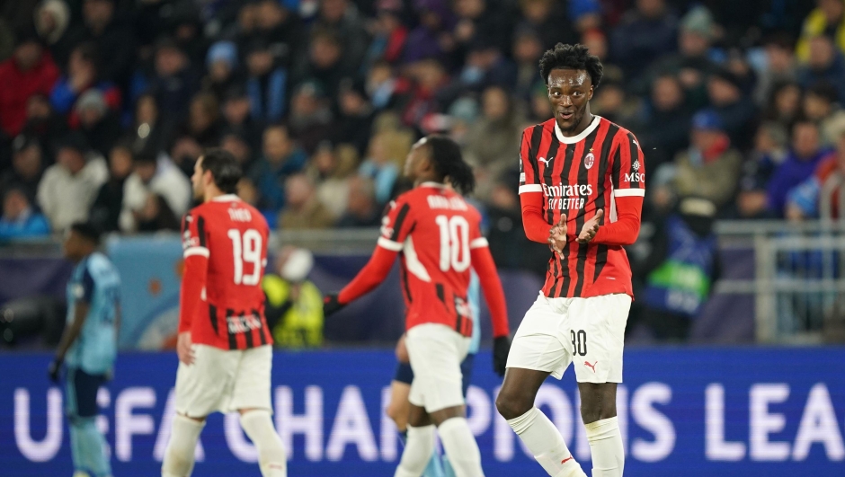 BRATISLAVA, SLOVAKIA - NOVEMBER 26: Tammy Abraham of AC Milan celebrates scoring his team's third goal during the UEFA Champions League 2024/25 League Phase MD5 match between SK Slovan Bratislava and AC Milan at Narodny Futbalovy Stadion on November 26, 2024 in Bratislava, Slovakia. (Photo by Christian Hofer/Getty Images)