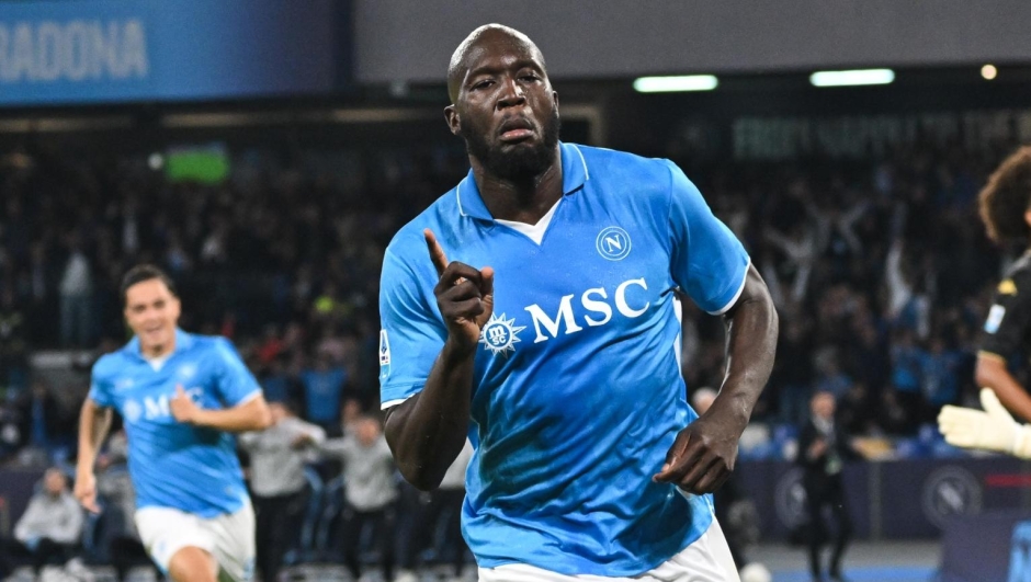 NAPLES, ITALY - MAY 11: Romelu Lukaku and team celebrating the 1 - 0 goal during the Serie match between Napoli and Genoa at Stadio Diego Armando Maradona on May 11, 2025 in Naples, Italy. (Photo by SSC NAPOLI/SSC NAPOLI via Getty Images)