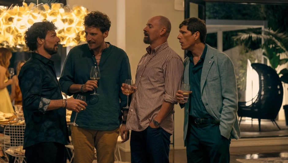 Maschi Veri, la serie italiana con Maurizio Lastrico e Pietro Sermonti è su Netflix