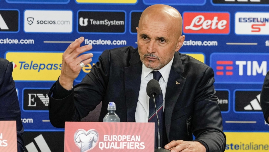 epa12161199 Italy's national team manager Luciano Spalletti speaks during a press conference after the FIFA World Cup 2026 qualifier match between Norway and Italy at Ullevaal Stadium in Oslo, Norway, 06 June 2025. EPA/ERIK FLAARIS JOHANSEN NORWAY OUT