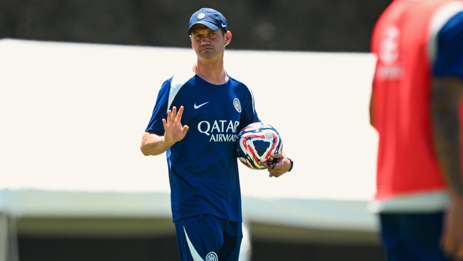 Head Coach Cristian Chivu of FC Internazionale gestures during an FC Internazionale training session at UCLA, University of California, on June 15, 2025 in Los Angeles, California. (Photo by Mattia Pistoia - Inter/Inter via Getty Images)